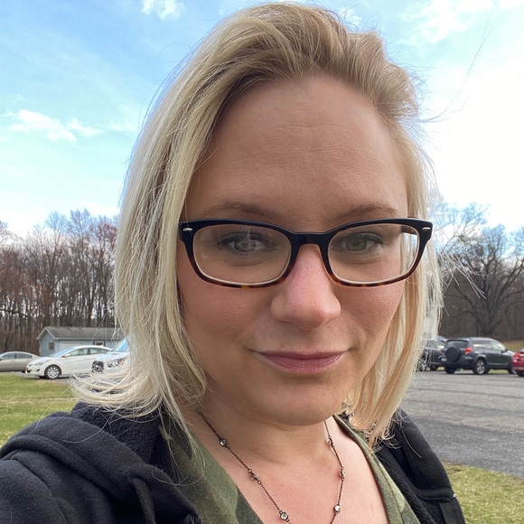 Meet your Posher, Elizabeth - Picture 1 of 1